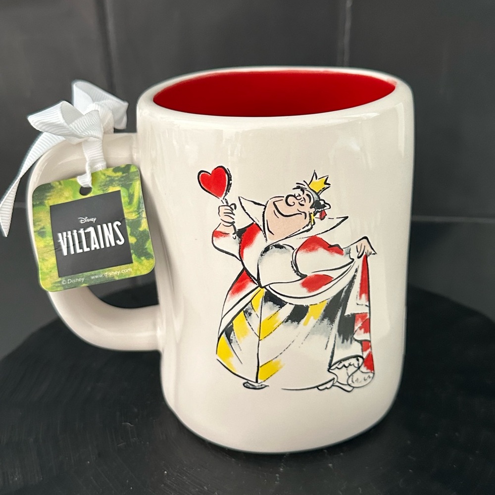 Rae Dunn•Queen of Hearts❤️Mug